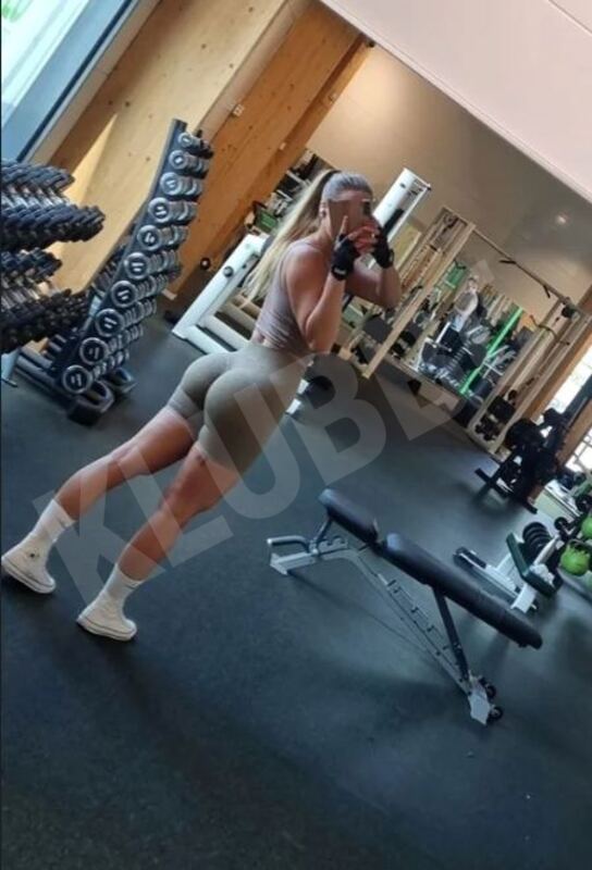 Min första gång jag sög en kuk..   Jag var mycket yngre och hade preci